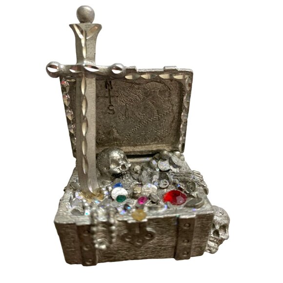 Spooniques Treasure Chest Box Sword Skulls 2 in wide x 1.5 in deep x 2.5 in tall - Picture 1 of 4